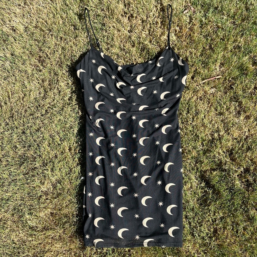Black and yellow moon and star dress, perfect for halloween